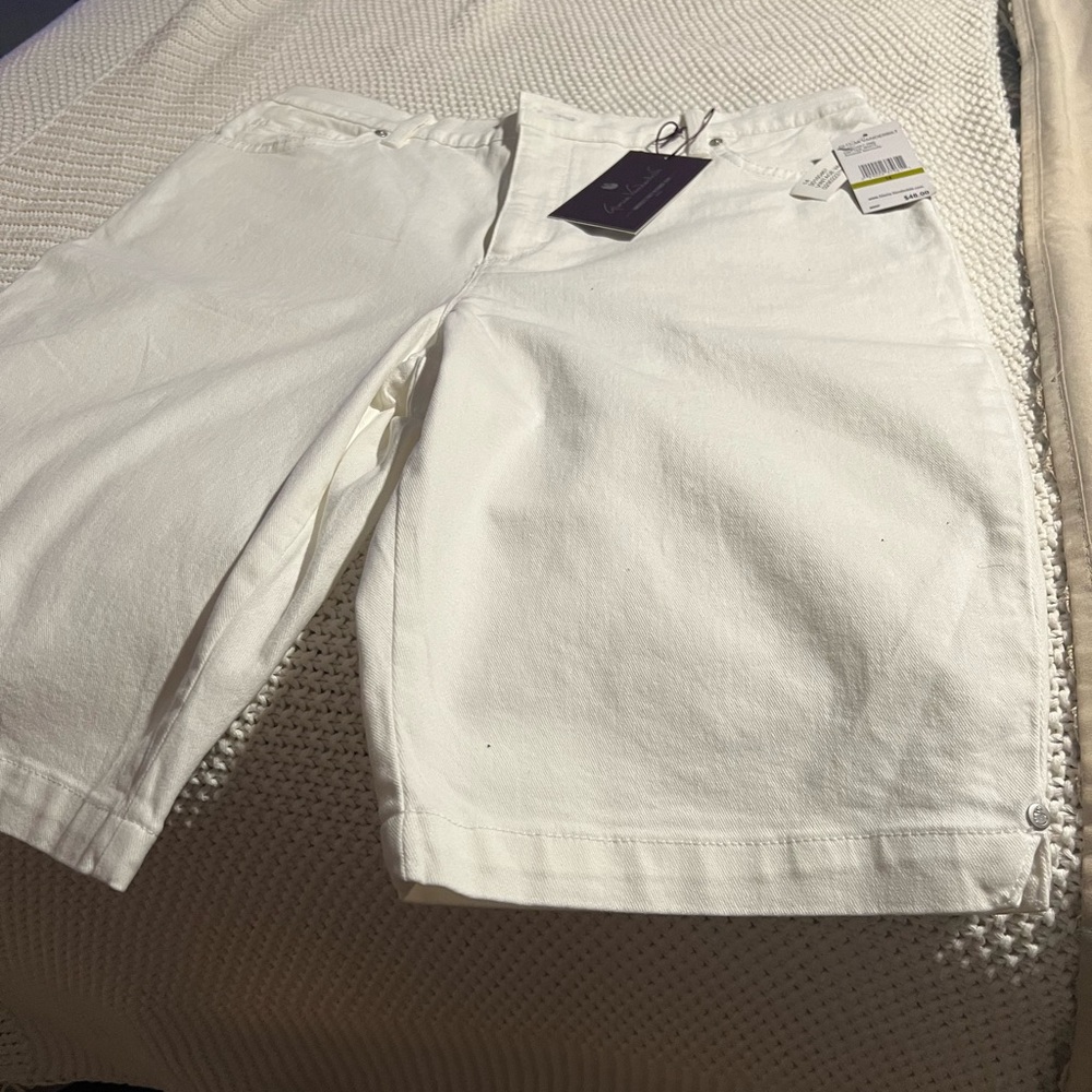 White Bermuda